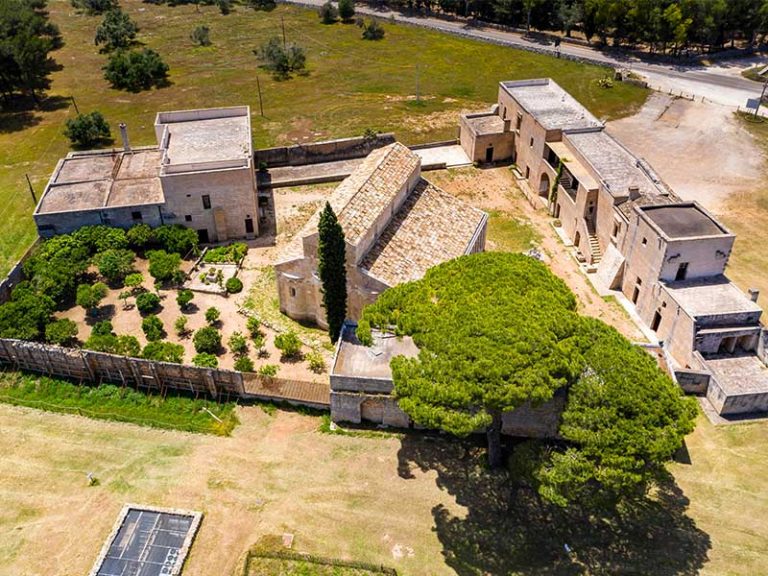 Abbazia Di Santa Maria Di Cerrate Storia E Leggende Masseria Chicco Rizzo